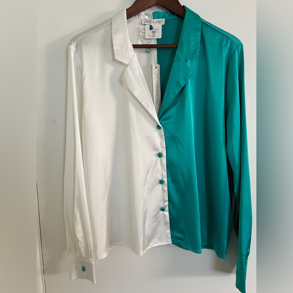 She + Sky Fun Teal/Green and White Button Down Shirt, NWT, Size L